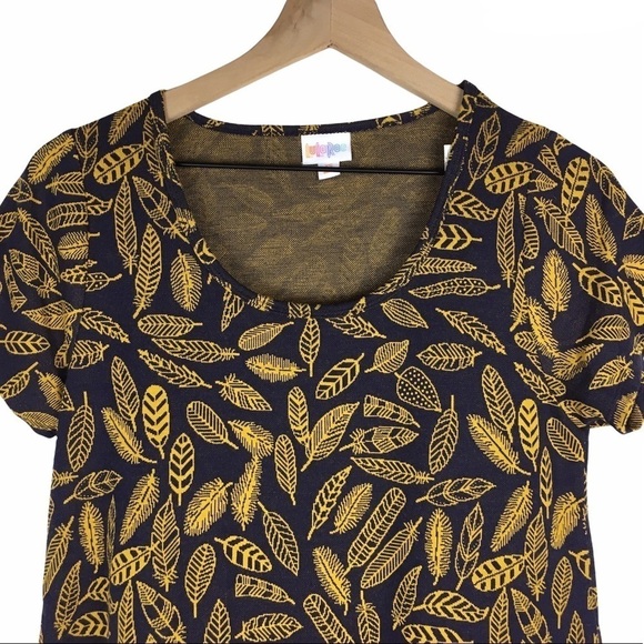 LULAROE Classic T Shirt Top Feathers Jacquard Woven Boho Retro Mod Size XS NWT - Picture 2 of 9
